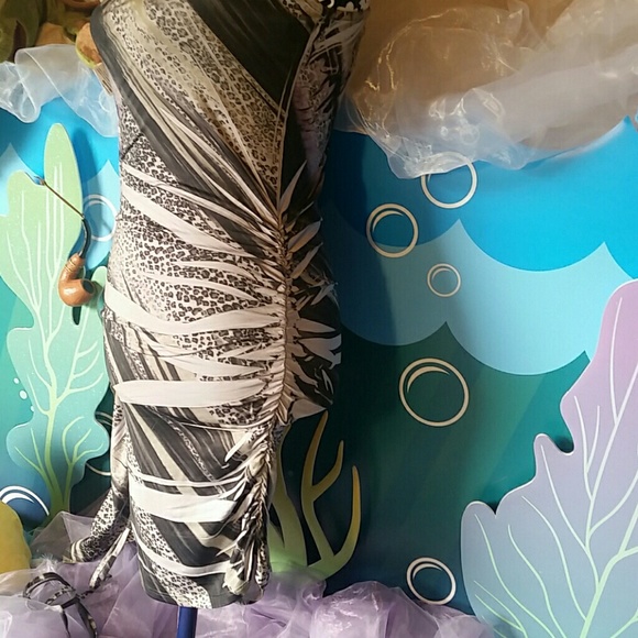 Black Panther body-con dress - Picture 5 of 6